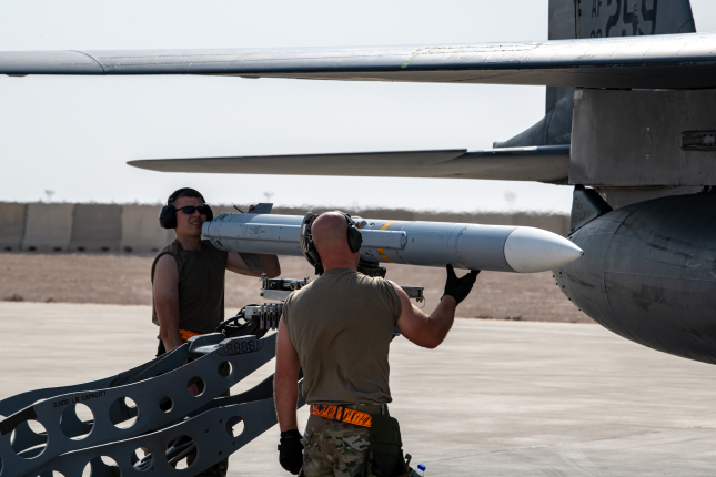 Força Aérea integra armas AMRAAM no primeiro lote de drones CCA